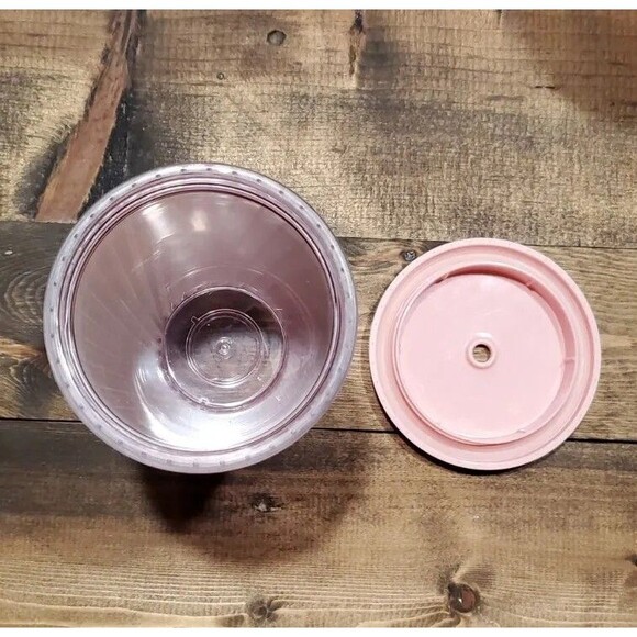 Starbucks Pink Grande 16 oz Cold Cup Tumbler Pleated Lines No Straw - Picture 4 of 5